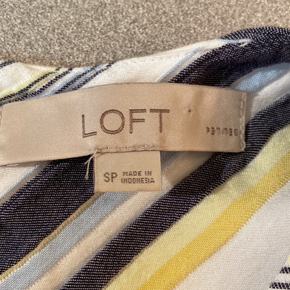 LOFT - women’s striped summer top. Size S petite - Picture 3 of 7